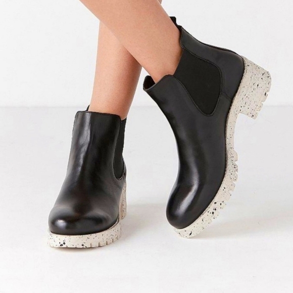Urban Outfitters Shoes - Urban Outfitters Leather Speckled Maci Slip on Chelsea Boot 40
